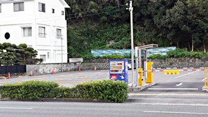 ゲート式駐車場の全景